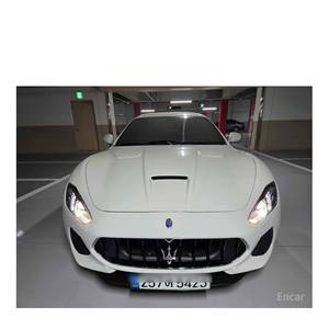 Maserati GranTurismo 4.7 MC, Modelo de Junio de 2018, 26,600 km, Caja de Cambios Automática, Asientos de Cuero, Volante a la Izquierda, Cámara Trasera - Product Image 2