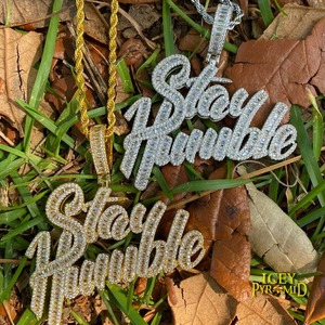 Colgante de Moissanita Stay Humble, Plata 925 con Baño de Rodio, Estilo Hiphop, Unisex, para Uso Diario - Product Image 3
