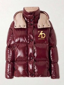 Veste matelassée décontractée haut de gamme à col montant, fermeture boutonnée, isolée, couleur unie, doudoune d'hiver avec logo frontal - Product Image 1