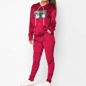 Conjunto de Sudadera y Pantalones Cortos de Terciopelo Personalizados al por Mayor para Mujer, Sudadera con Cremallera y Capucha, Ropa Deportiva Urbana Ecológica 100% - Product Image 4