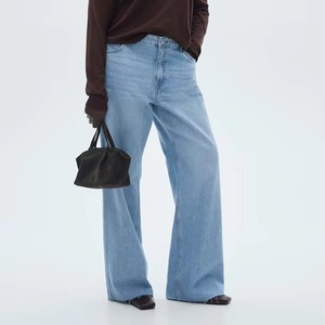 Jeans pour femmes à logo personnalisé, coupe large, taille haute, style décontracté, avec ourlet brut, en denim respirant, orné de rivets, coupe ample - Product Image 2