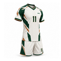 Ensembles d'uniformes de football sublimés, designs personnalisés, matière légère et confortable, ensembles de maillots et shorts de football