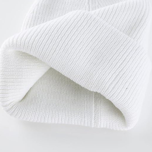 Bonnet en tricot blanc de qualité supérieure avec logo personnalisé, chaud, doux, extensible, à revers, unisexe, décontracté, pour l'extérieur - Product Image 3