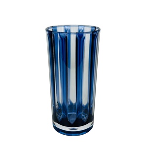 Vaso de acrílico con diseño de nervaduras verticales para bebidas - Product Image 1