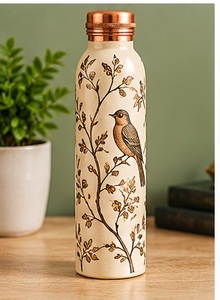 Botella de Agua de Cobre de Arte Tradicional con Dos Tazas, Diseño de Hojas Grabadas, Bebedero Ayurvédico Portátil - Product Image 6