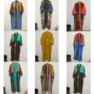 ชุดกิโมโนผ้าไหมสำหรับผู้หญิง ดีไซน์หรูหรา น้ำหนักเบา สไตล์โบฮีเมียนเก๋ไก๋ ยาวเต็มตัว ตกแต่งด้วยผ้าปะติดปะต่อ มีเชือกผูกเอว เนื้อผ้านุ่ม เหมาะสำหรับฤดูหนาว สปา รีสอร์ท และชายหาด - Product Image 1