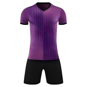 Conjunto de Uniforme de Fútbol Personalizado de Alta Calidad para Adultos, Secado Rápido, 100% Poliéster, Transpirable, con Estampado - Product Image 3