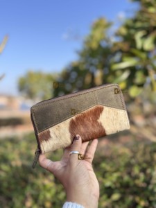 Portefeuille Western en Cuir de Vachette pour Femme, Pochette Élégante en Cuir de Vachette à Poils, Étui pour Cartes et Téléphone, Collection Stylée pour Femme - Product Image 2