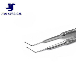 Pinzas de Capsulorrexis Oftálmicas Premium Jiyo Surgical GU-8765, Eje Angulado de 3 7/8 Pulgadas, Punta de Trabajo de 12 mm, Mango Texturizado Antideslizante - Product Image 2
