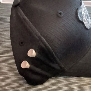 Gorra de golf con soporte para tees, de fábrica OEM, ajustable, con soporte para tees incorporado para entrenamiento y juego de golf. - Product Image 3