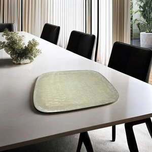 Ensemble d'assiettes et de plateaux en résine écologique de luxe - Assiettes rondes élégantes polies en stock pour la décoration de la maison, les mariages et les fêtes - Product Image 6