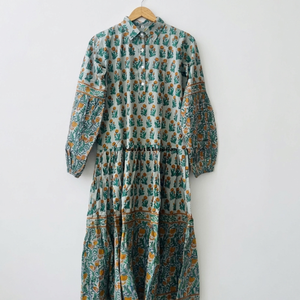 Hermoso vestido floral de algodón con estampado a mano, vestido para uso casual, vestido con estampado a mano. - Product Image 2