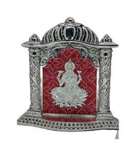 Statue en métal plaqué argent fait à la main Lord Lakshmi pour la décoration de la maison idole de déesse hindoue pour la salle Puja ou les cadeaux de fête - Product Image 1