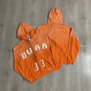 Sweat-shirt à capuche unisexe avec lettres appliquées orange, coupe oversize, en coton French Terry, pour un look décontracté d'automne - Product Image 1