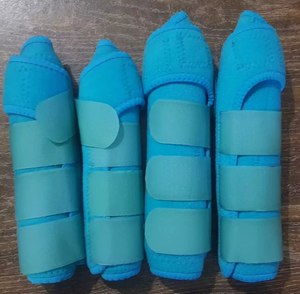 Botas de neopreno para caballos, protectoras de tendones, producto para el cuidado equino, juego de cuatro, con dos botas delanteras y dos traseras. - Product Image 3