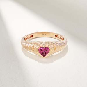 Anillo de Oro Sólido de 14k con Corazón de Rubí Único, Anillo de Cúpula con Rubí Rosa, Joyería de Corazón Rosa de Oro, Regalo de Amor para Ella, Anillo Fino de Rubí - Product Image 4