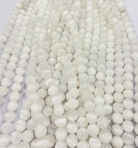 Perles rondes en selenite de qualité supérieure, provenant de l'usine Rare Gems, certifiées par un tiers du Rajasthan, pour la fabrication de bijoux, longueur de 15,5 pouces. - Product Image 2