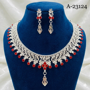 Último modelo de MOLL JEWELLERS, conjunto de collar y aretes florales de aleación de zinc de 0.3m, chapado en oro de 24K, con circonita, certificado por terceros, estilo indio moderno. - Product Image 1