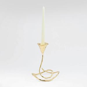 Le support Golden Sheen sublime les détails artisanaux et s'intègre parfaitement aux intérieurs luxueux d'hôtels. - Product Image 6