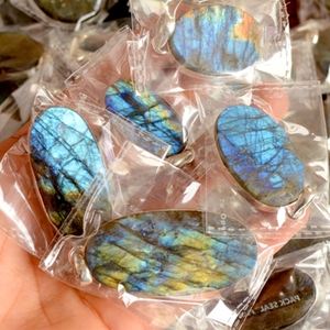 Pendentif en labradorite drusy le plus vendu, vente en gros de pendentifs pour bijoux de mariage avec breloque en pierre de labradorite - Product Image 6