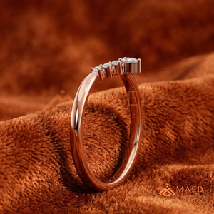 แหวนแต่งงานมอสซาไนต์ทรงวินเทจลายฟิลิกรีขอบหยักประดับเพชร ทองคำขาว 14K - Product Image 3