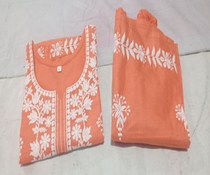 ชุดคุร์ตีปักลายผ้าฝ้ายสุดฮิต พร้อมกางเกงปาลาซโซ สวมใส่สบาย ราคาขายส่ง เสื้อผ้าชาติพันธุ์ สีส้ม - Product Image 1