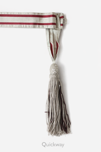 เข็มขัดประดับเอวแบบเป็นทางการ สีเงิน/สีแดงเลือดหมู พร้อมพู่ห้อยสีเงิน อุปกรณ์เสริมสำหรับชุดพิธีการและการเดินพาเหรด - Product Image 4