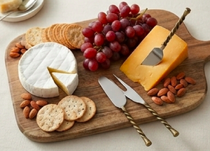 Juego de utensilios para queso de diseño moderno con mangos dorados, perfecto para restaurantes elegantes, hoteles y restaurantes. - Product Image 5