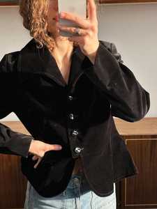 Blazer Vintage de Terciopelo Negro: Corte Peplum, Estilo (Tallas S-M) - Product Image 2