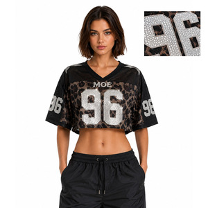 Maillot de football américain de luxe personnalisé à imprimé léopard avec strass, vente en gros, vêtements de sport en maille courts pour femmes, fourniture OEM, chemise Y2K - Product Image 1