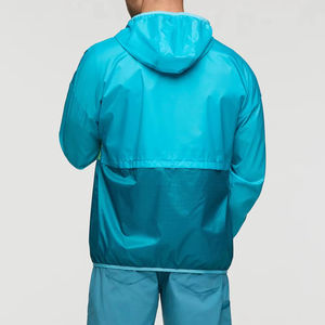 Chaqueta Cortavientos Personalizada con Capucha, Chaqueta de Exterior con Capucha, Cortavientos de Alta Calidad y Sostenible - Product Image 3