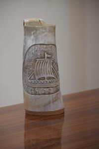 Jarra de Cerveza Vikinga de Cuerno de Buey Natural, Hecha a Mano, Estilo Nórdico Medieval, Idea de Regalo Rústico - Product Image 3