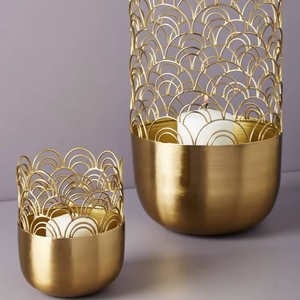 Portavelas de metal de diseño, creado para diseñadores de interiores, casas de lujo y proyectos de decoración. - Product Image 1