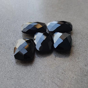 Piedra Preciosa Suelta de Ónix Negro AAA+ con Corte Rectangular Tipo Briolette, Calibrada para Joyería - Product Image 4