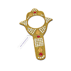 Miroir à main traditionnel artisanal en laque avec perles brillantes et finition vintage, léger et portable, miroir de maquillage doré à perles - Product Image 1