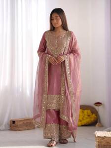 Conjunto de seda Fandy con bordado de diseñador, lentejuelas y ribete de encaje, top con pantalón y dupatta, completamente cosido y listo para usar. - Product Image 4