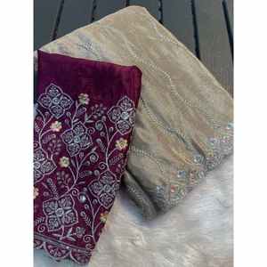 NUEVA LLEGADA CHINON SECUENCIA DE BORDADO DE SECUENCIA ARCO BORDE TRABAJO SAREE CON BLUSA SIN COSTAR CHIKU - Product Image 1