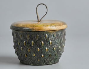 Conteneur de rangement élégant en noir doré avec un design élégant en relief diamanté, parfait pour la décoration intérieure et les ustensiles de cuisine d'hôtel - Product Image 1