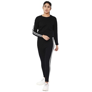 ชุดวอร์มเสื้อผ้า - Product Image 1