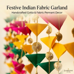 Guirlandes suspendues triangulaires en dentelle Gotta dorée pour festivals de mariage indiens traditionnels, avec cordons et pompons pour décor de fond, livraison rapide - Product Image 2