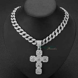 Pendentif croix unisexe en argent 925 plaqué or avec diamant de laboratoire taille brillant rond pour usage quotidien - Product Image 2
