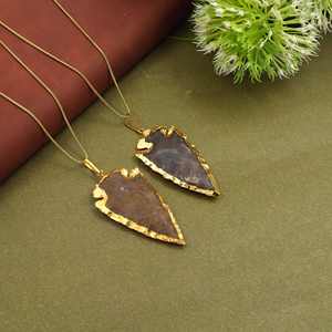 Collar con colgante de hoja con punta de flecha dorada, hecho a mano con piedra, estilo bohemio tribal, regalo para ella - Product Image 3