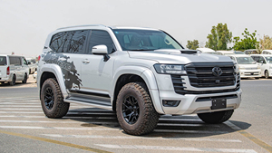 Toyota Land Cruiser LC300 GXR 3.3D essence turbo, transmission automatique, moteur 3.3 litres, 4x4, conduite à gauche, modèle 2022, neuf. - Product Image 3