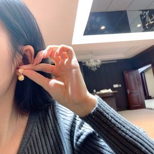 ต่างหูมุกสีเขียวนกยูง ขนาด 10-11 มม. ขายส่งจากผู้ผลิต แสงเงางาม ไร้ตำหนิ บรรจุกล่องของขวัญ 18K แบรนด์ Wenchi - Product Image 4