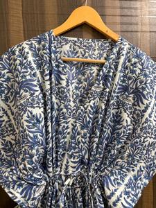 Vestido Maxi Kaftan de Algodón Azul con Estampado Floral para Mujer, Ligero, para Playa, Verano, Estilo Boho, con Mangas Murciélago y Cuello en V - Product Image 6