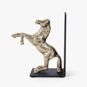 Serre-livres en aluminium doré en forme de cheval avec base en métal noir, sculpture équestre décorative pour bibliothèque, bureau ou étagère - Product Image 1