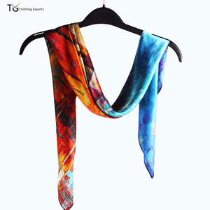 Pañuelo de Seda para Mujer, Estilo 2026, Ligero, Transpirable, con Estampado Personalizado, a Bajo Precio - Product Image 2