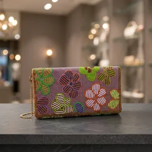 Pochette perlée pour femme, motif floral bohème, avec chaîne, sac à main tendance pour mariage, soirée et événements - Product Image 4
