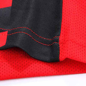 Conjunto de Camiseta y Pantalones Cortos de Fútbol Sublimados y Transpirables OEM ODM para Entrenamiento de Equipo y Partidos, Uniforme de Fútbol Rojo Personalizado - Product Image 6