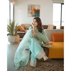 Conjunto de Top, Pantalón y Dupatta para Fiesta de Diseñador para Mujer, Elegante y con Estilo - Product Image 1